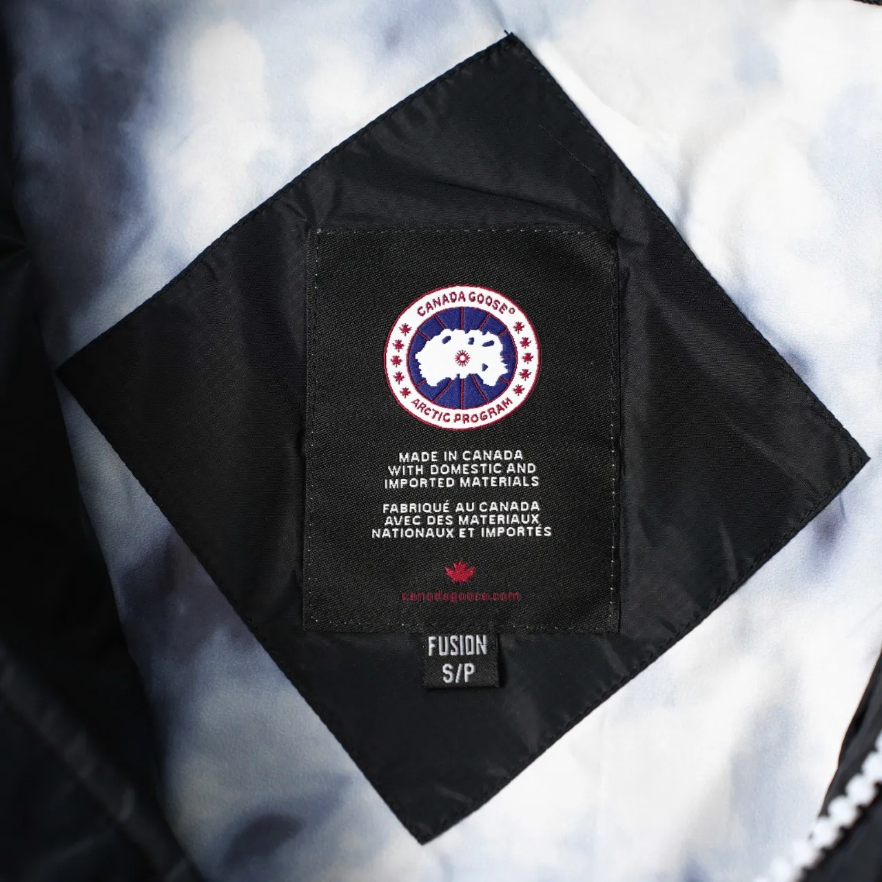 P400 CANADA GOOSE丨Canada Goose Glacier Stand Collar Down Vest Color: Black Size: XS-XXL